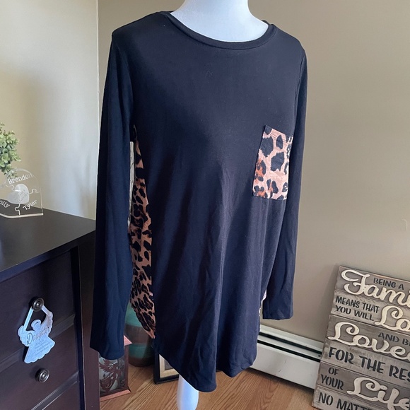 🆕 Women's Zenana Long Sleeve Black and Leopard Tunic Top - Size M - Picture 5 of 10